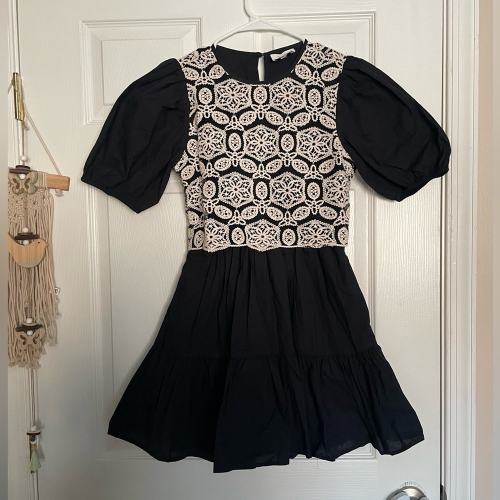 HEYSON size Small Elegant Black and Cream Flare Puffer Dress size Small